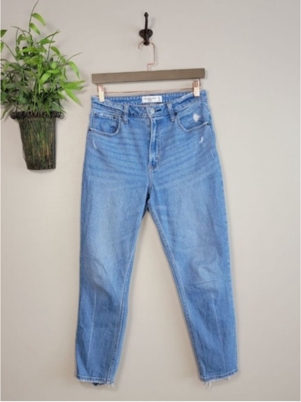 AF 6 Abercrombie & Fitch The Skinny High Rise Curve Love Distressed Frayed Hem
